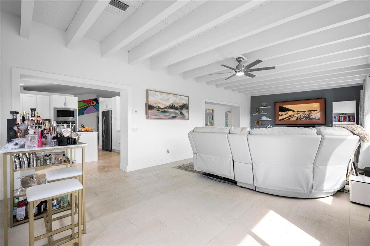 VILLAS OF MONTEREY AT IND - Residential Lease