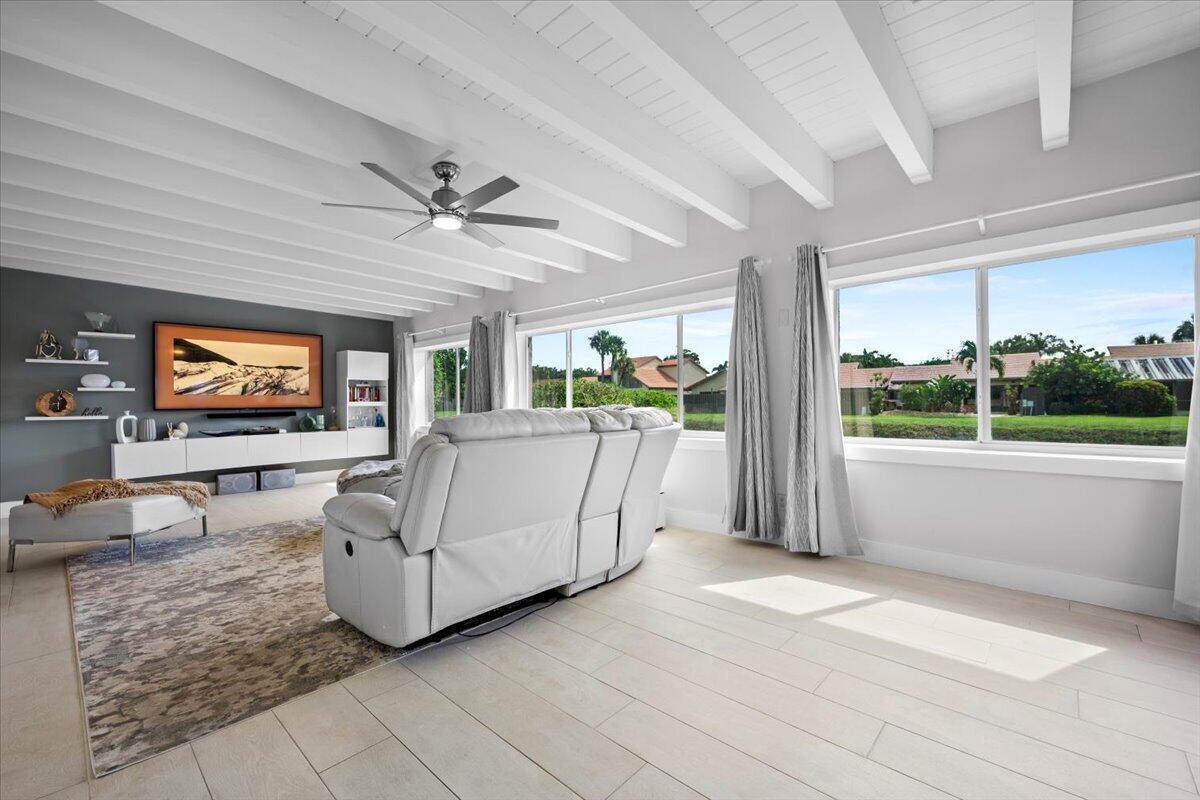 VILLAS OF MONTEREY AT IND - Residential Lease