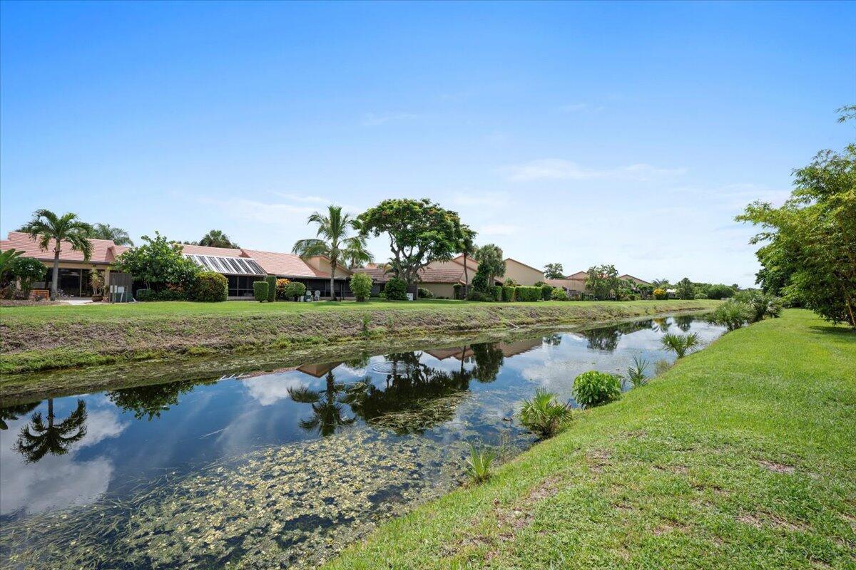 VILLAS OF MONTEREY AT IND - Residential Lease