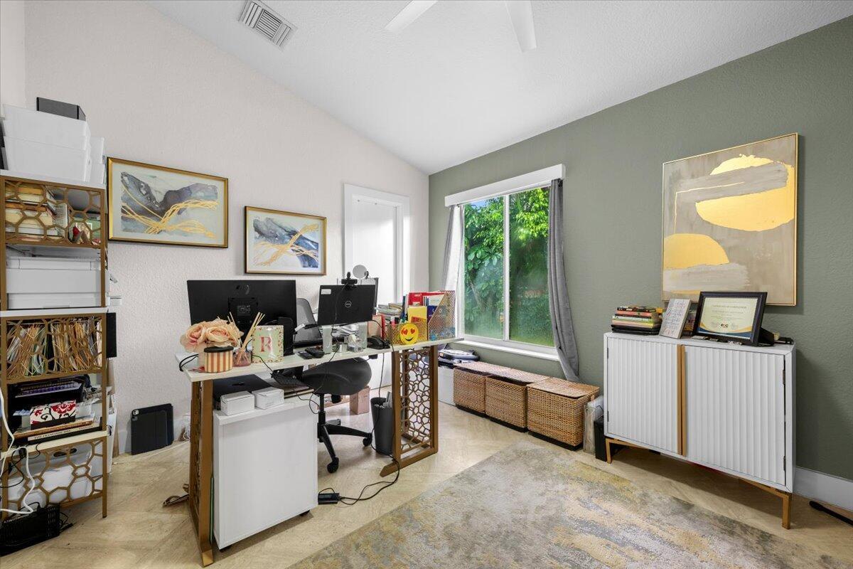 VILLAS OF MONTEREY AT IND - Residential Lease