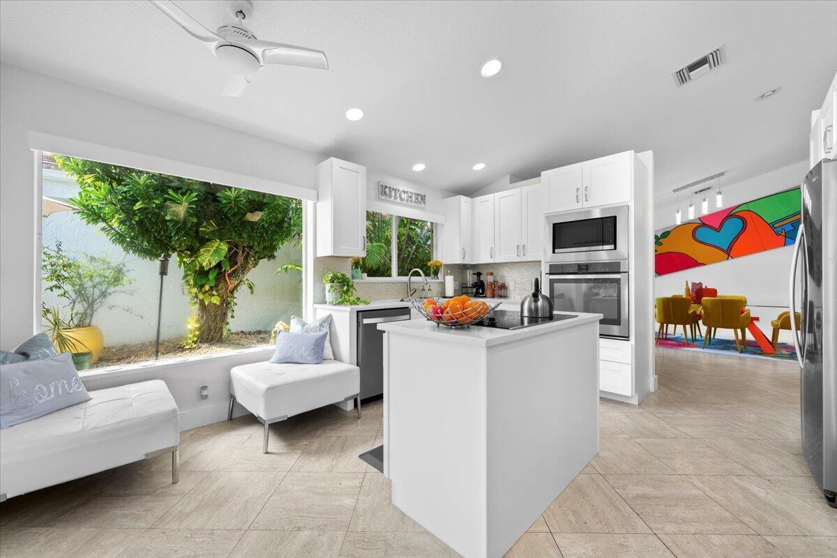 VILLAS OF MONTEREY AT IND - Residential Lease