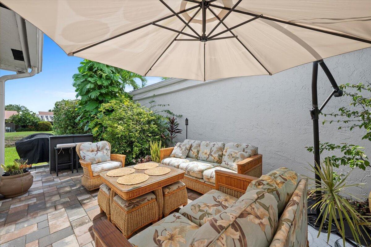 VILLAS OF MONTEREY AT IND - Residential Lease