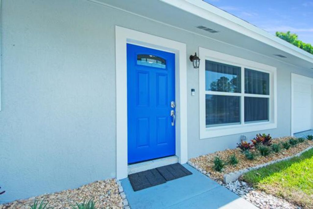 Photo of 1605 E Pl, West Palm Beach, FL 33407 (MLS # R11132794)