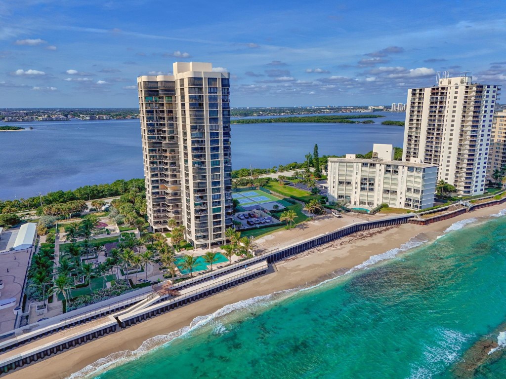 EASTPOINTE COND II UNIT 1 - Residential