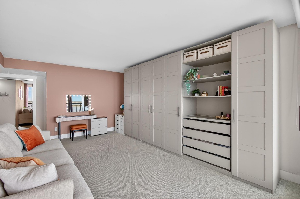 EASTPOINTE COND II UNIT 1 - Residential