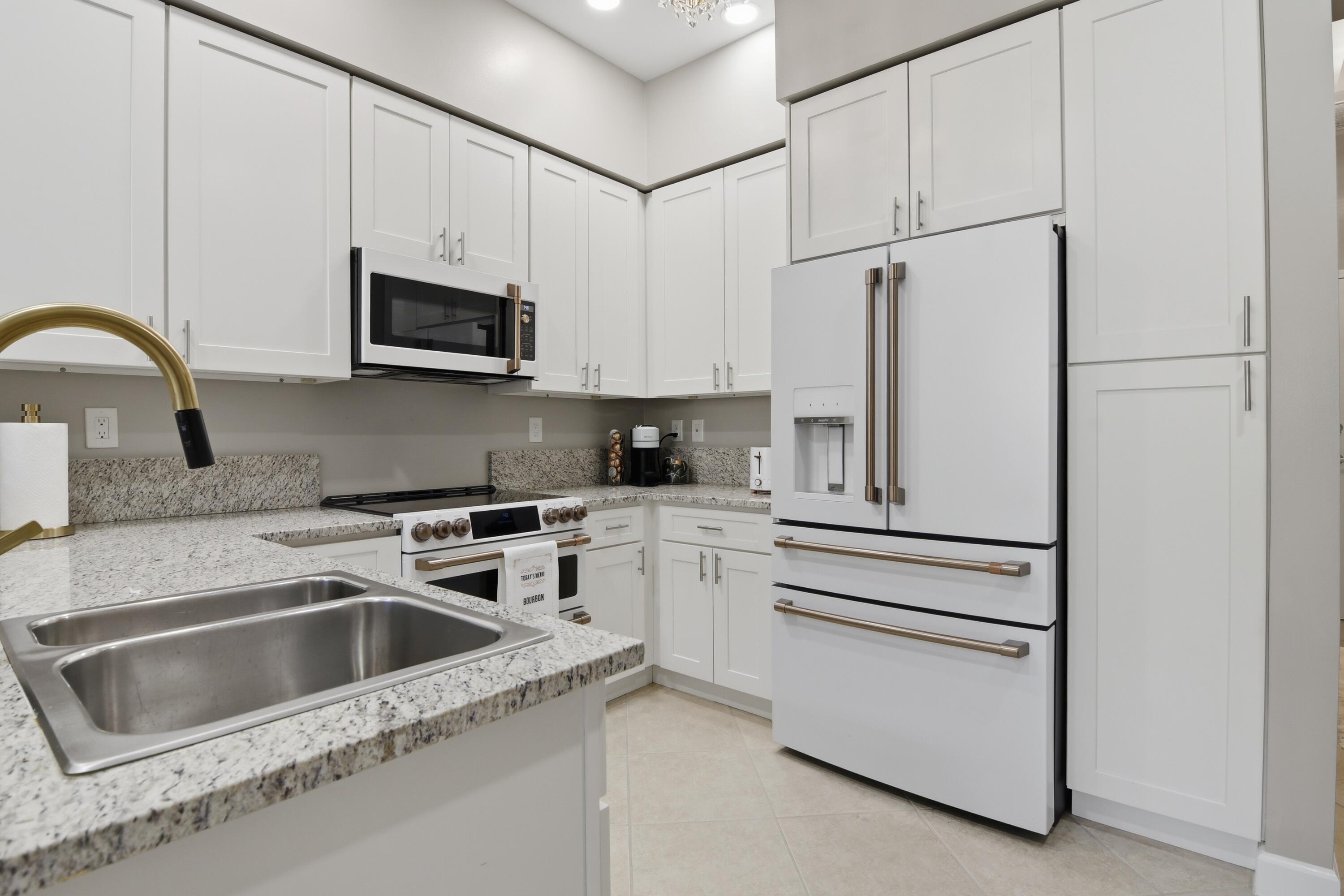 801 S Olive Avenue 206