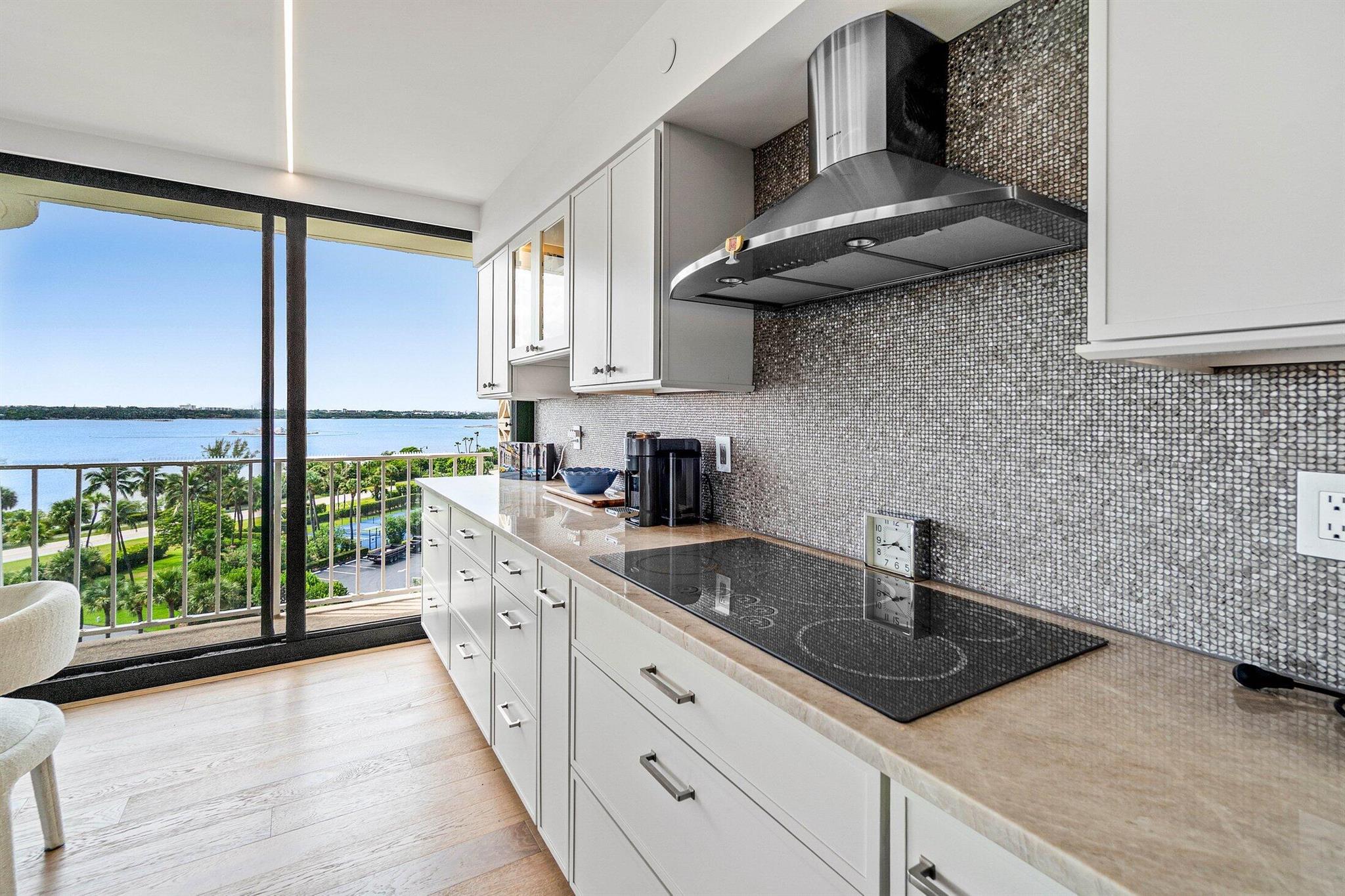 ATRIUMS OF PALM BEACH CON - Residential Lease