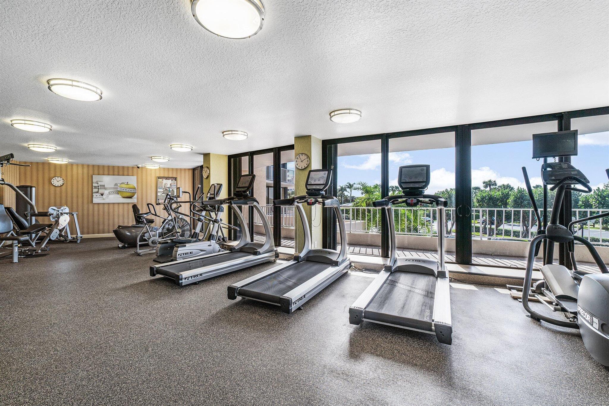 ATRIUMS OF PALM BEACH CON - Residential Lease