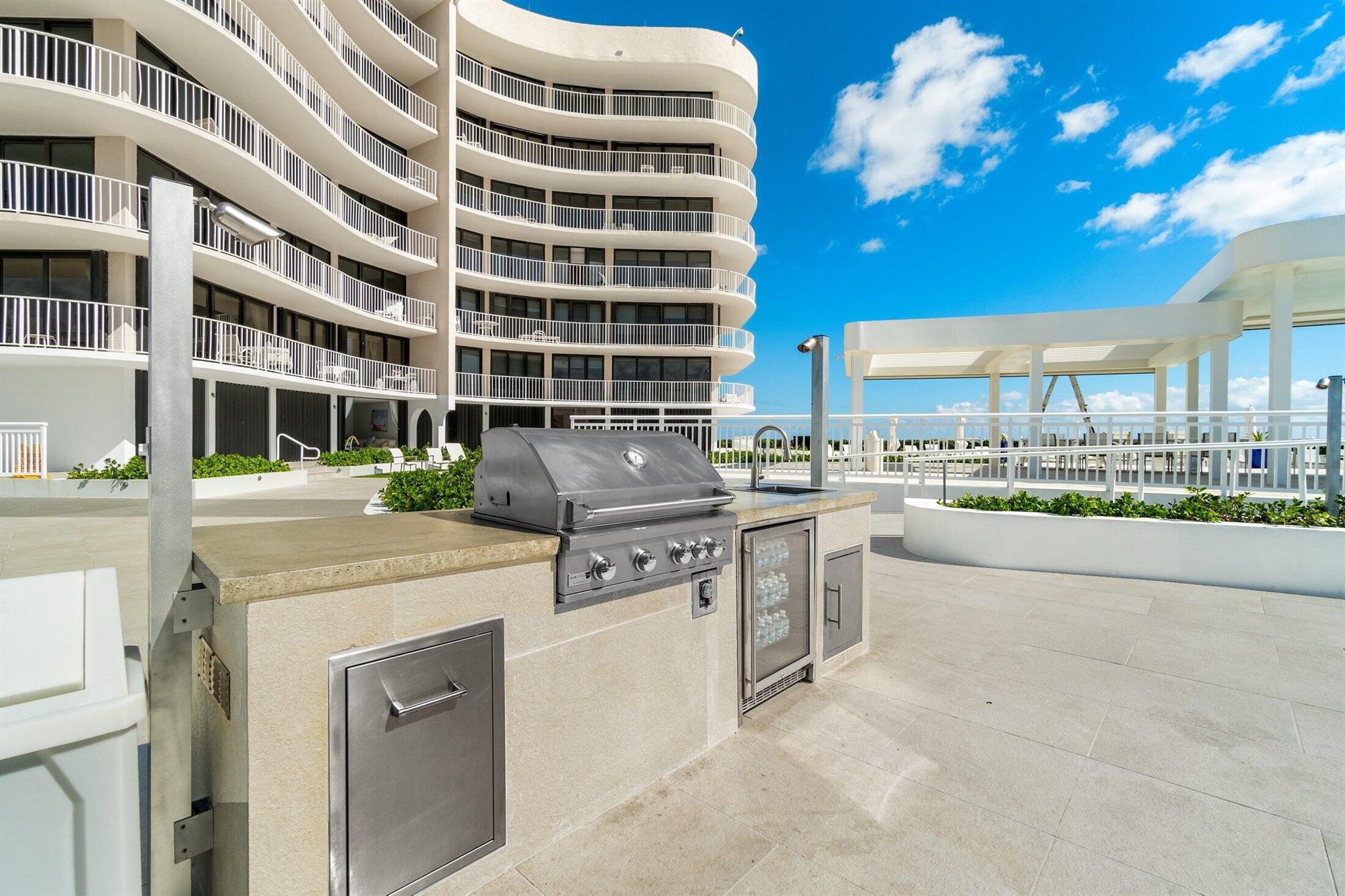 ATRIUMS OF PALM BEACH CON - Residential Lease