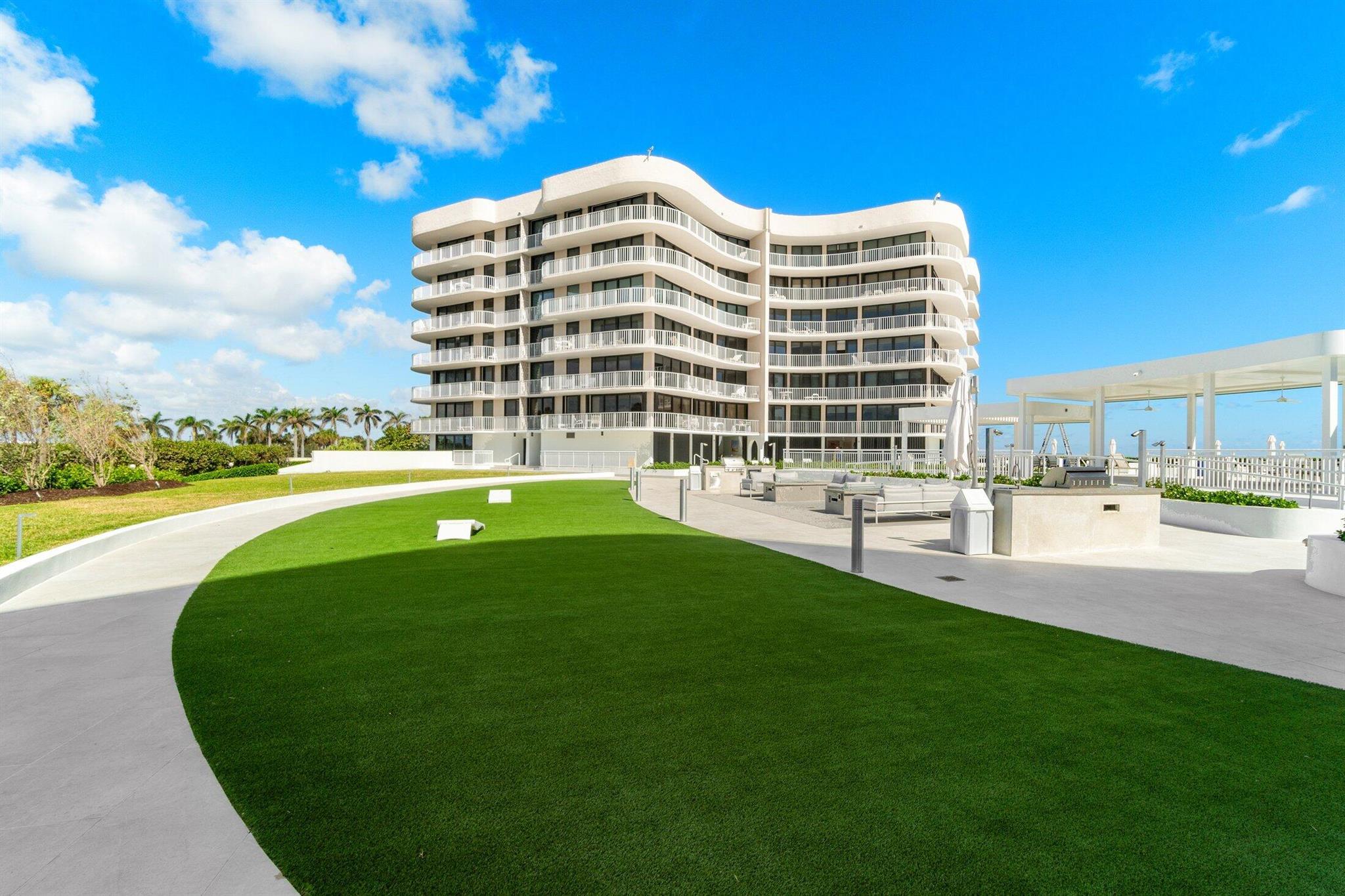 ATRIUMS OF PALM BEACH CON - Residential Lease