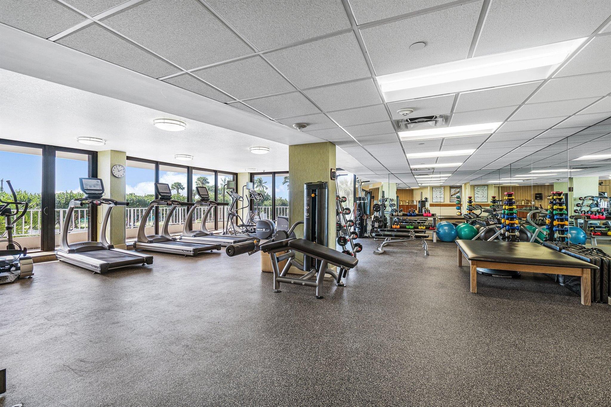 ATRIUMS OF PALM BEACH CON - Residential Lease