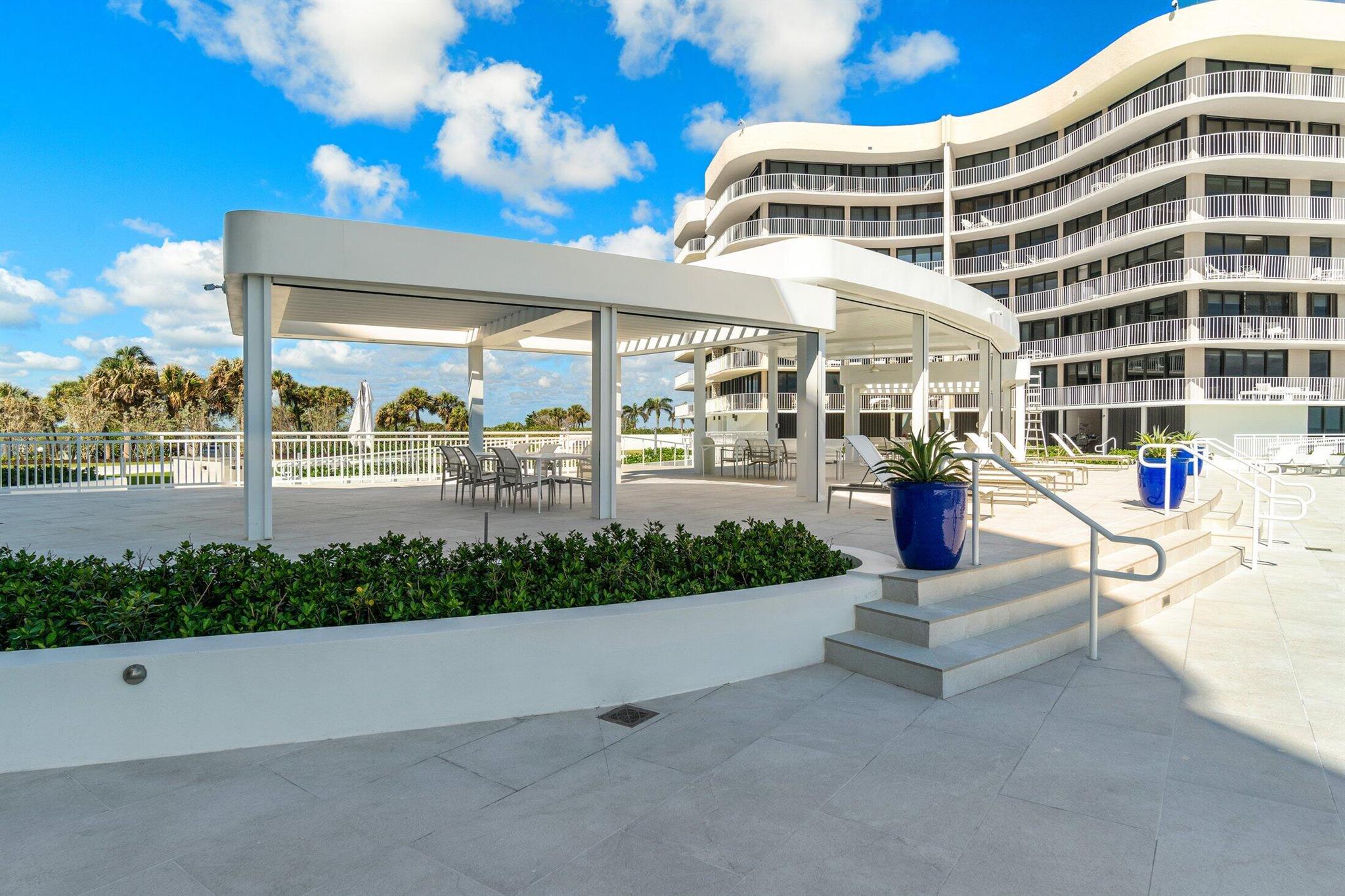 ATRIUMS OF PALM BEACH CON - Residential Lease