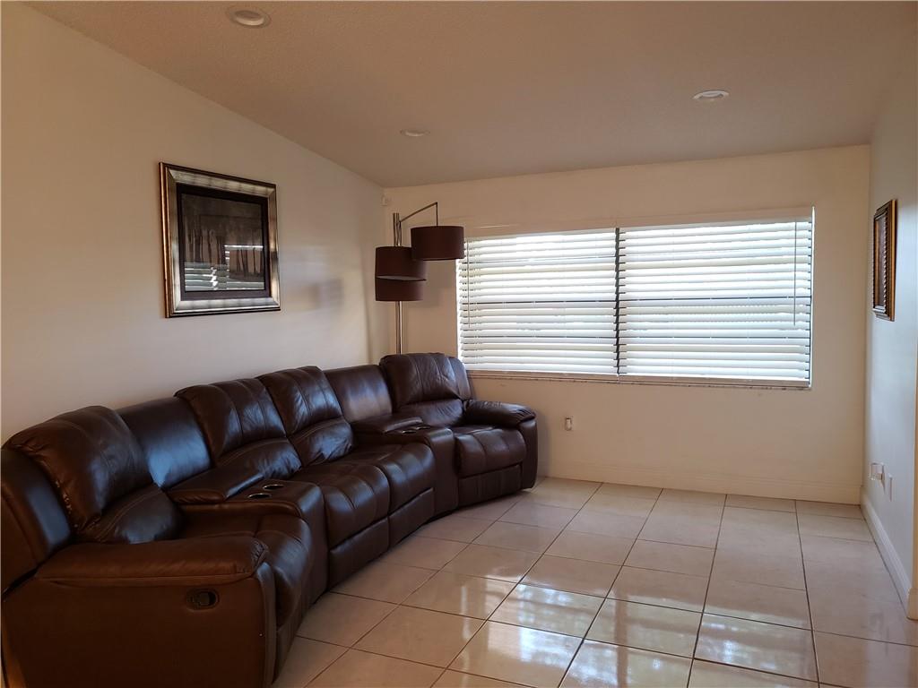 FOREST LAKE - Residential