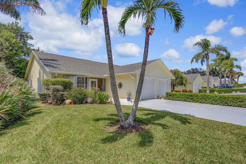 Photo of 11006 SE Sea Pines Circle, Hobe Sound, FL 33455 (MLS # R11112143)