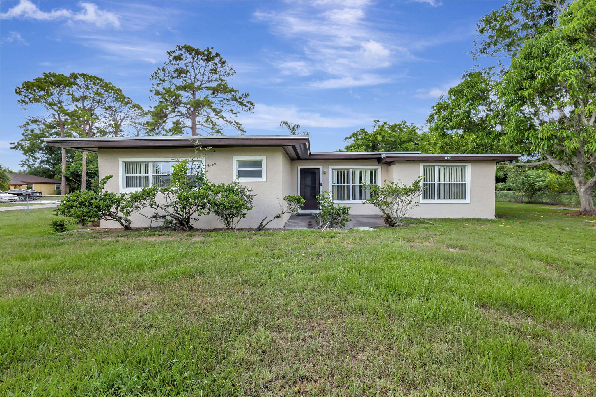 SUNLAND GARDENS - Residential