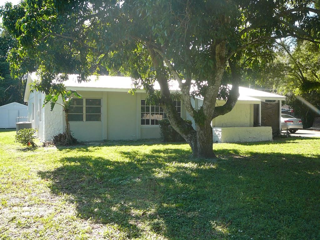 Photo of 1709 Coronado Avenue, Fort Pierce, FL 34982 (MLS # R10759490)