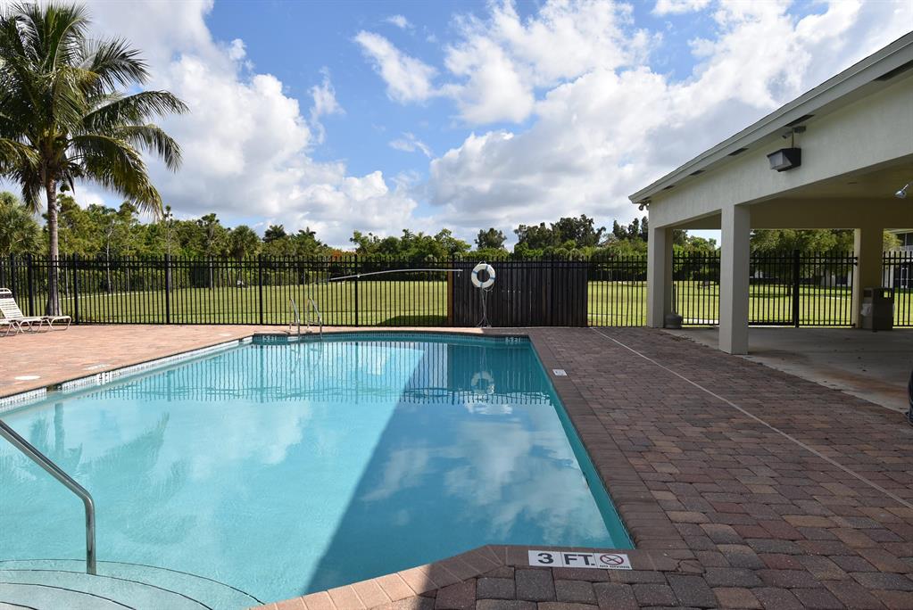 EMERALD LAKE TOWNHOMES - Residential