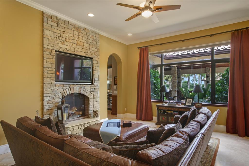 PALM BEACH POINT - Residential