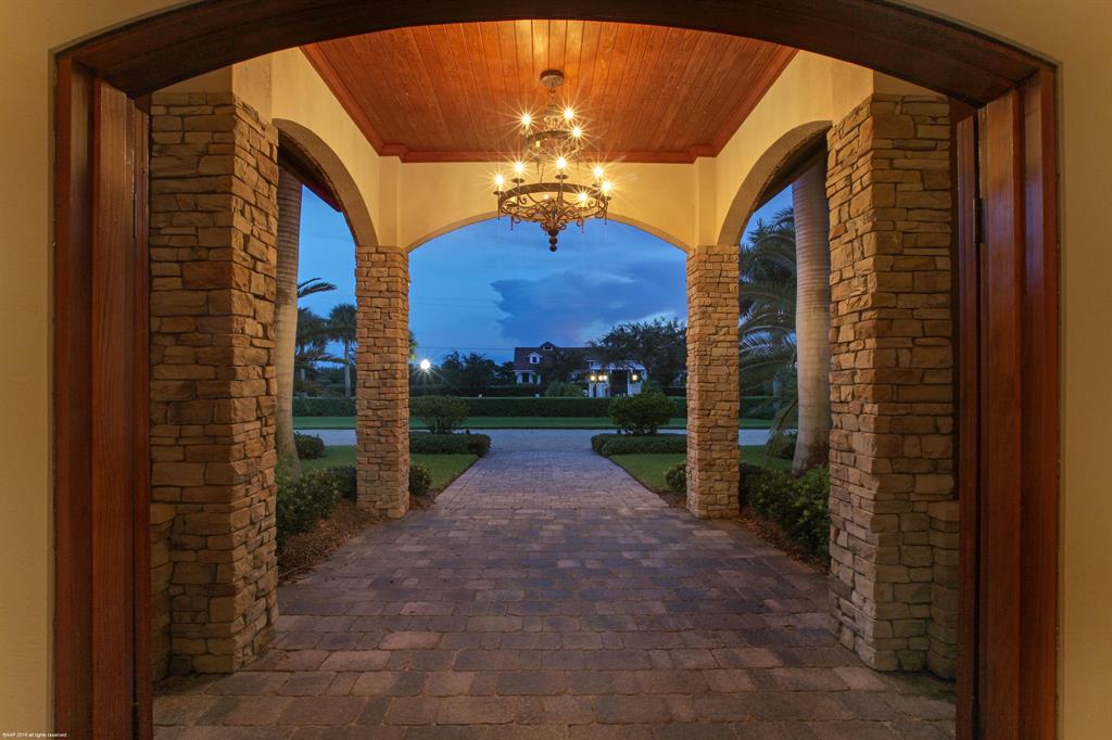 PALM BEACH POINT - Residential