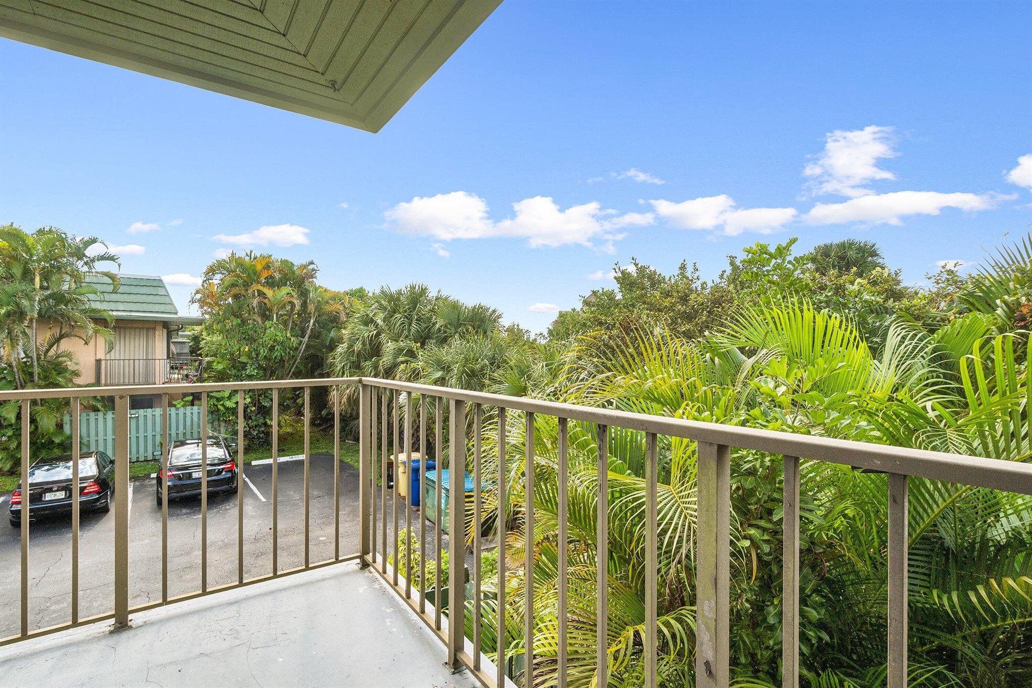 FAIRVIEW VILLAS CONDO - Residential