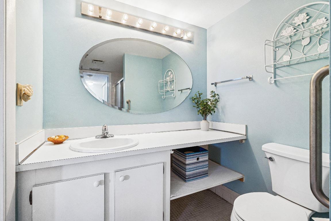 FAIRVIEW VILLAS CONDO - Residential