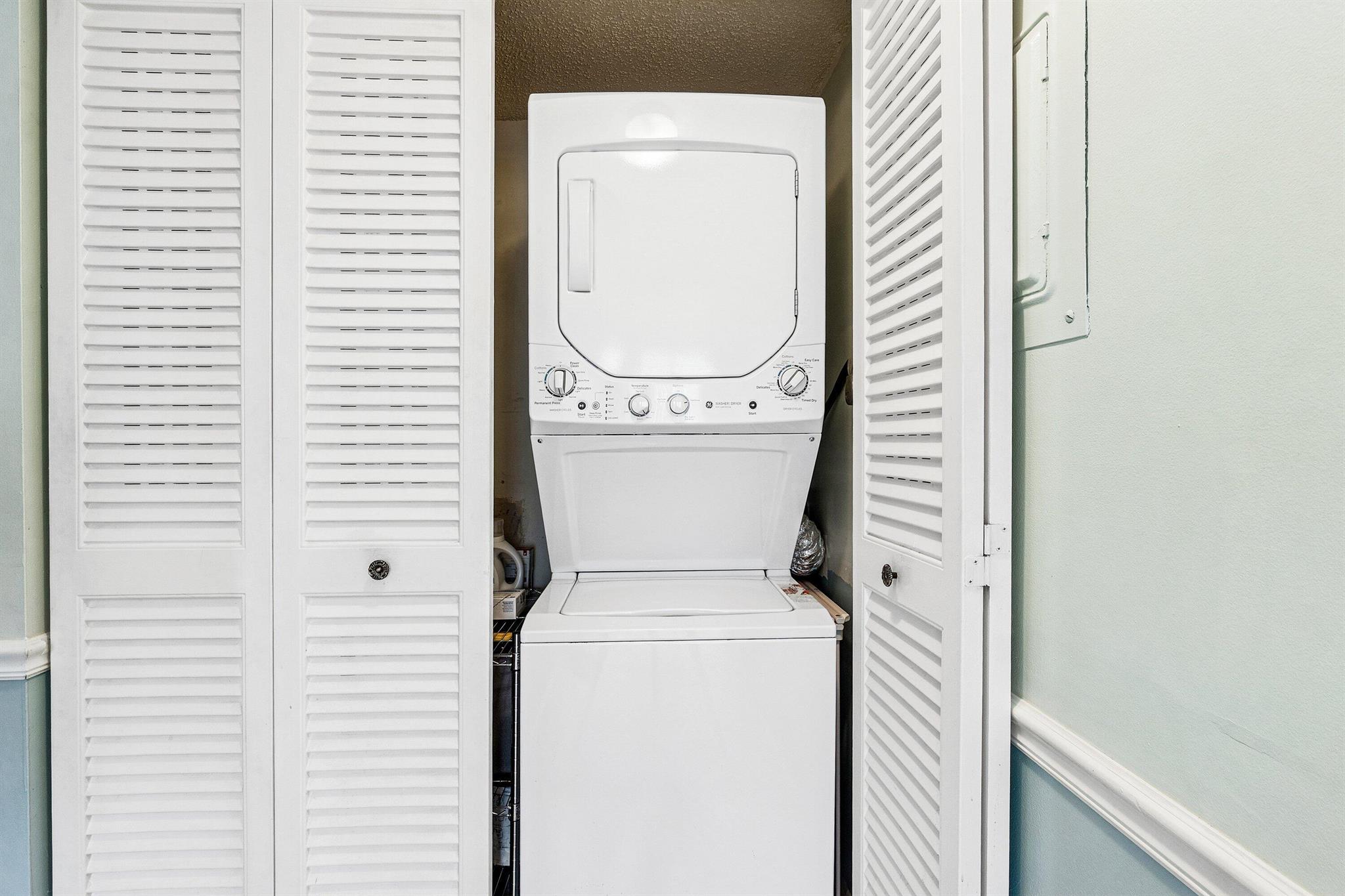 FAIRVIEW VILLAS CONDO - Residential