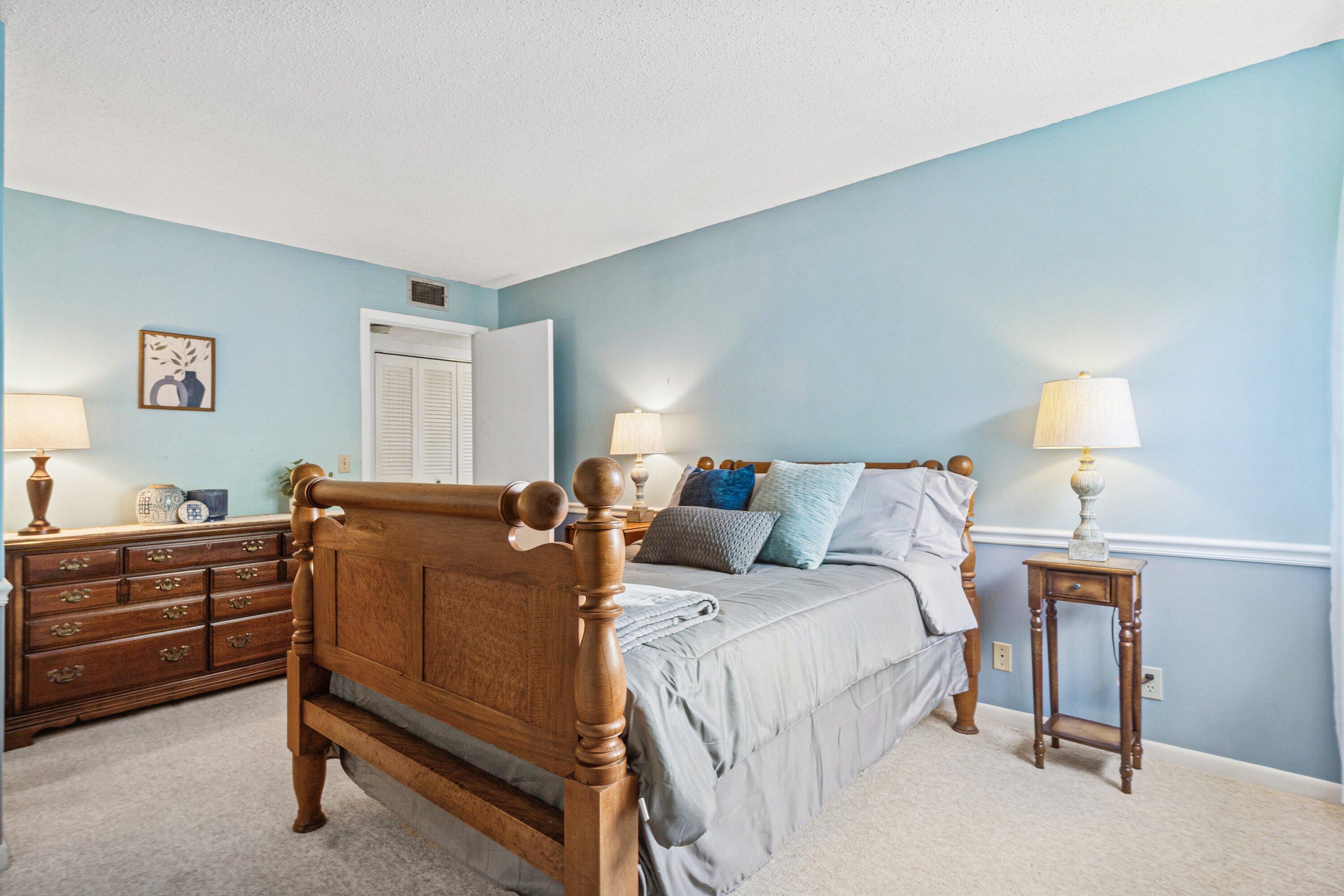 FAIRVIEW VILLAS CONDO - Residential