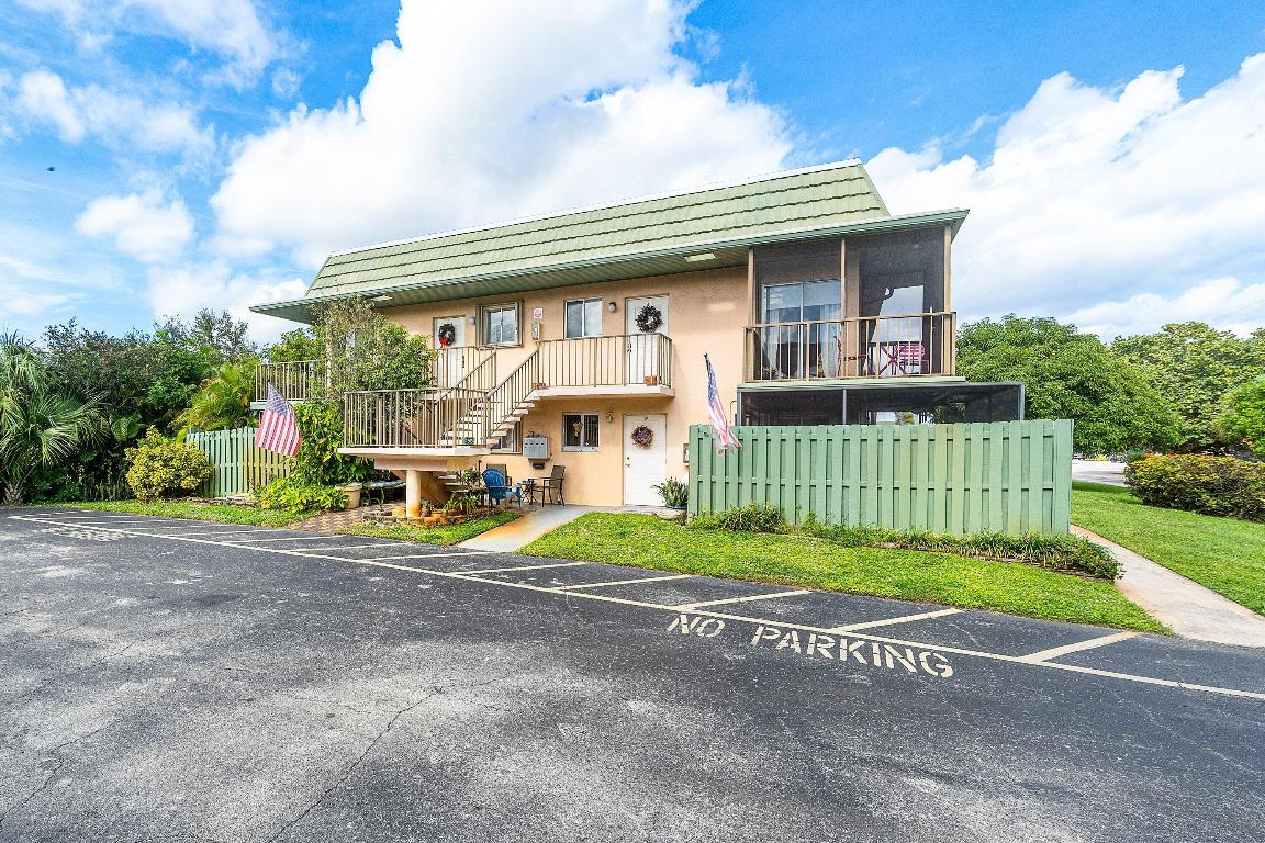 FAIRVIEW VILLAS CONDO - Residential