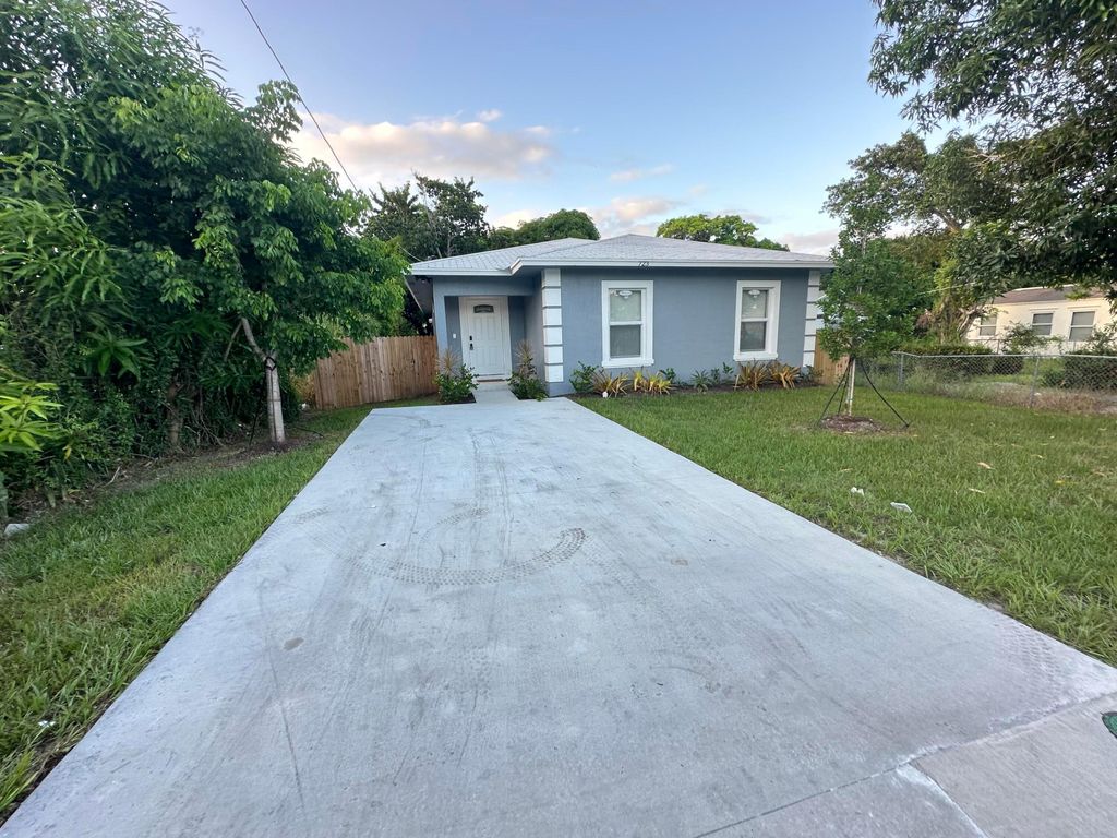 Photo of 723 20TH Street, West Palm Beach, FL 33407 (MLS # B26057017)