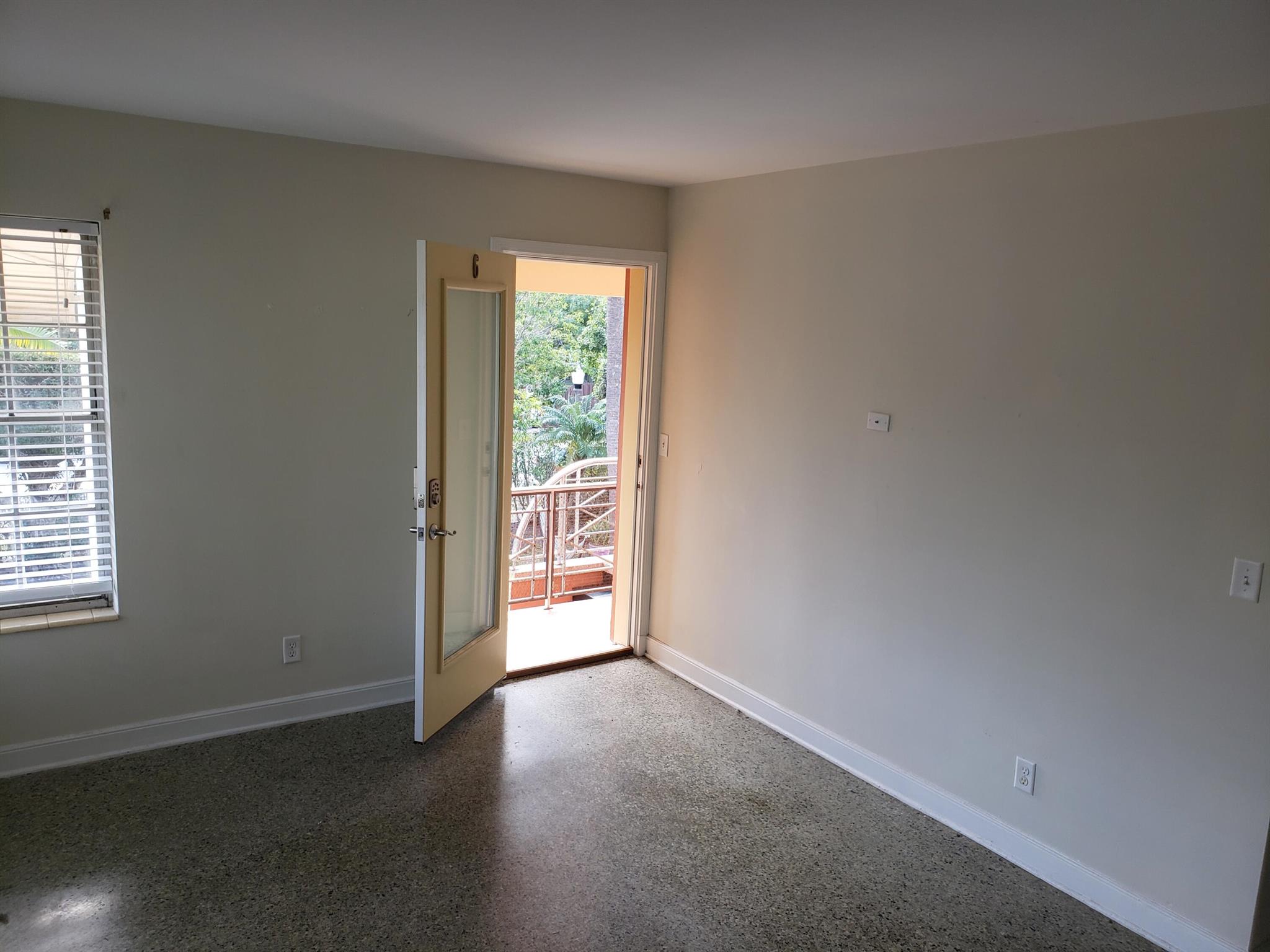 SOUTH PALM BEACH ESTATES - Residential Lease