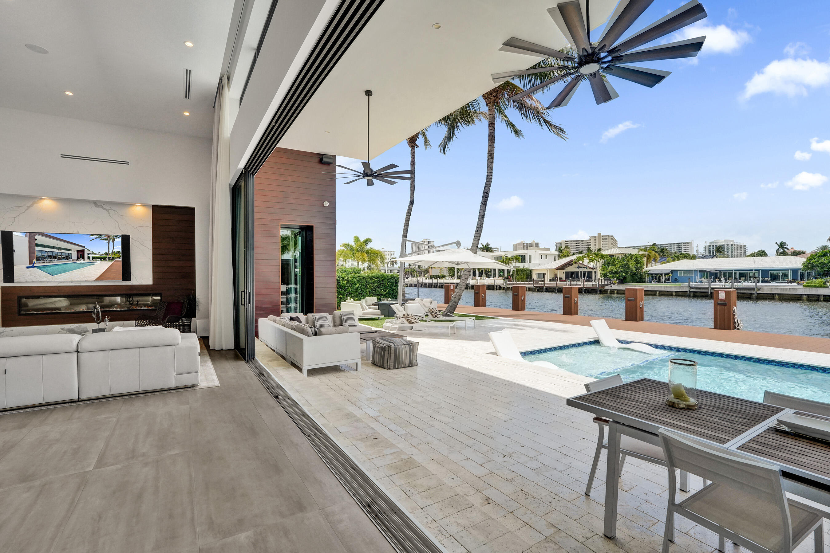CORAL RIDGE COUNTRY CLUB - Residential