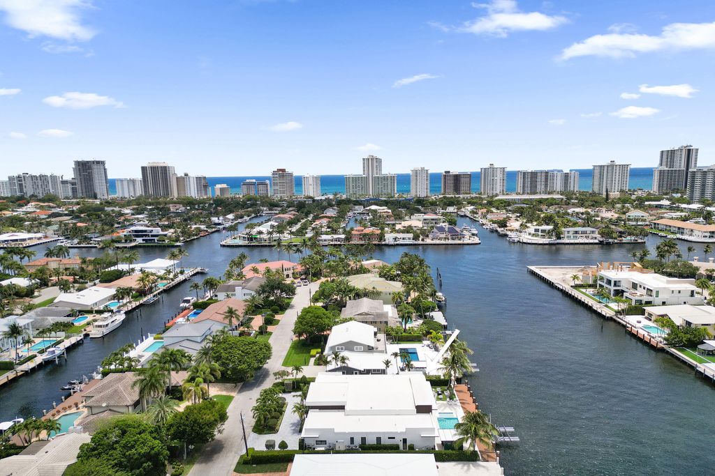 Photo of 2816 NE 38th Street, Fort Lauderdale, FL 33308 (MLS # B26031318)
