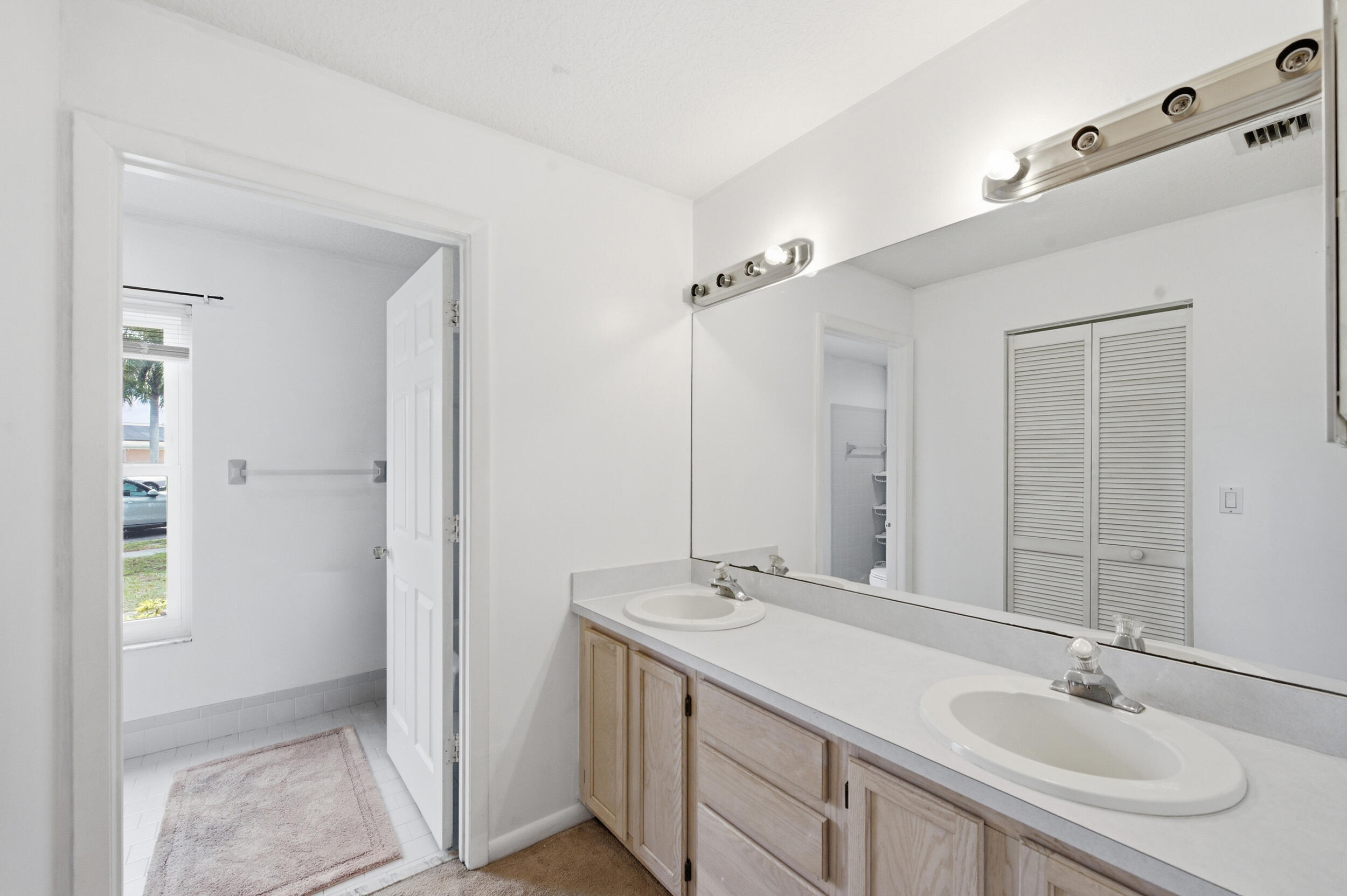 EASTWOOD OF WELLINGTON 3 - Residential