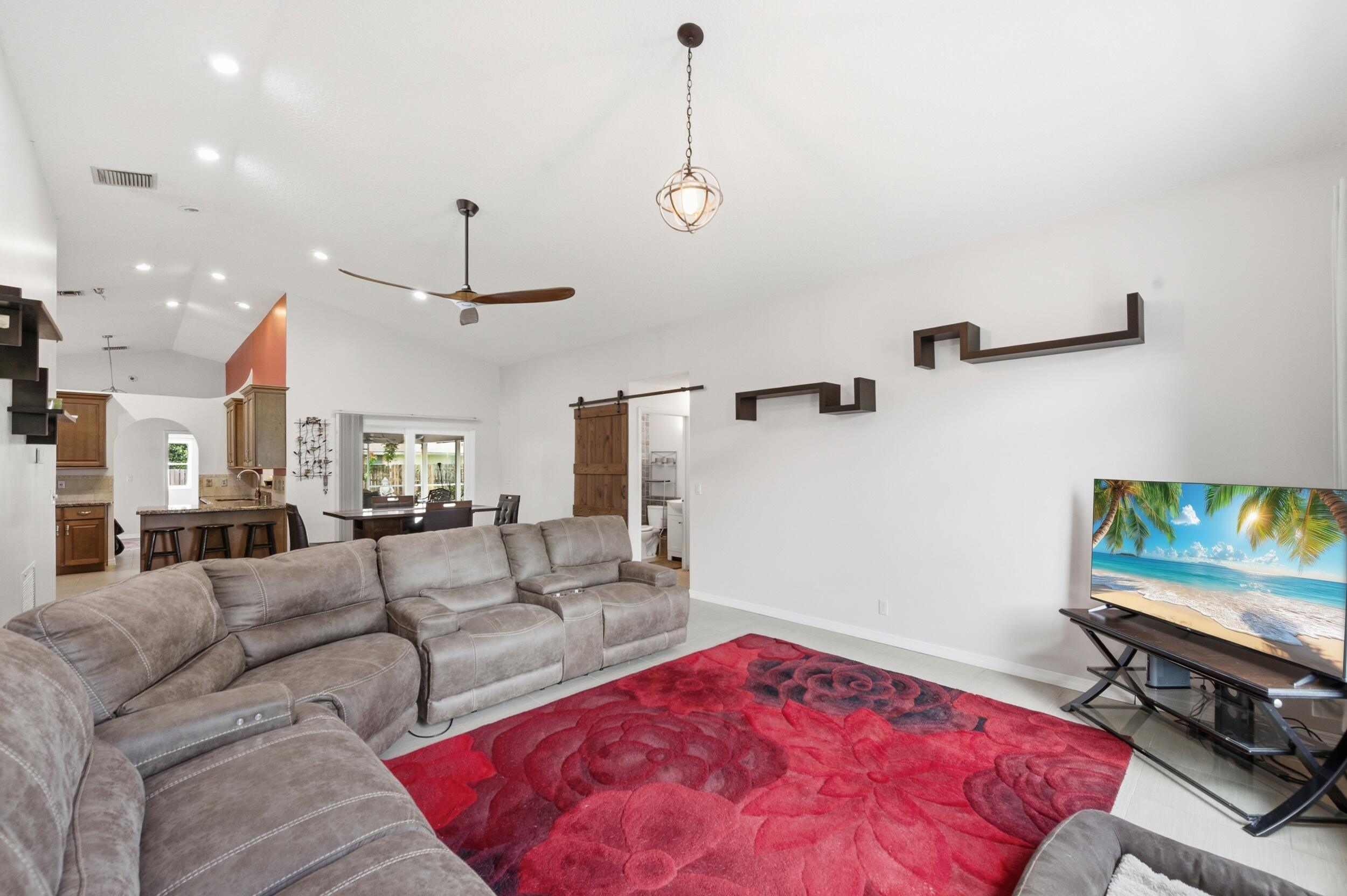 EASTWOOD OF WELLINGTON 3 - Residential