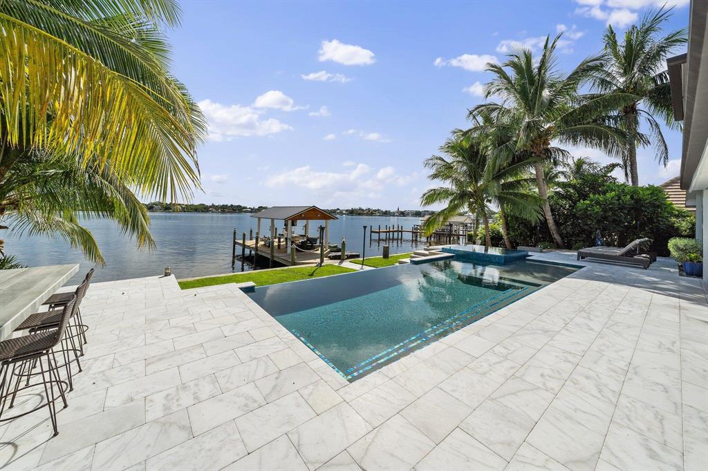 TEQUESTA COUNTRY CLUB - Residential