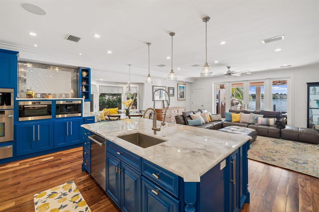 TEQUESTA COUNTRY CLUB - Residential