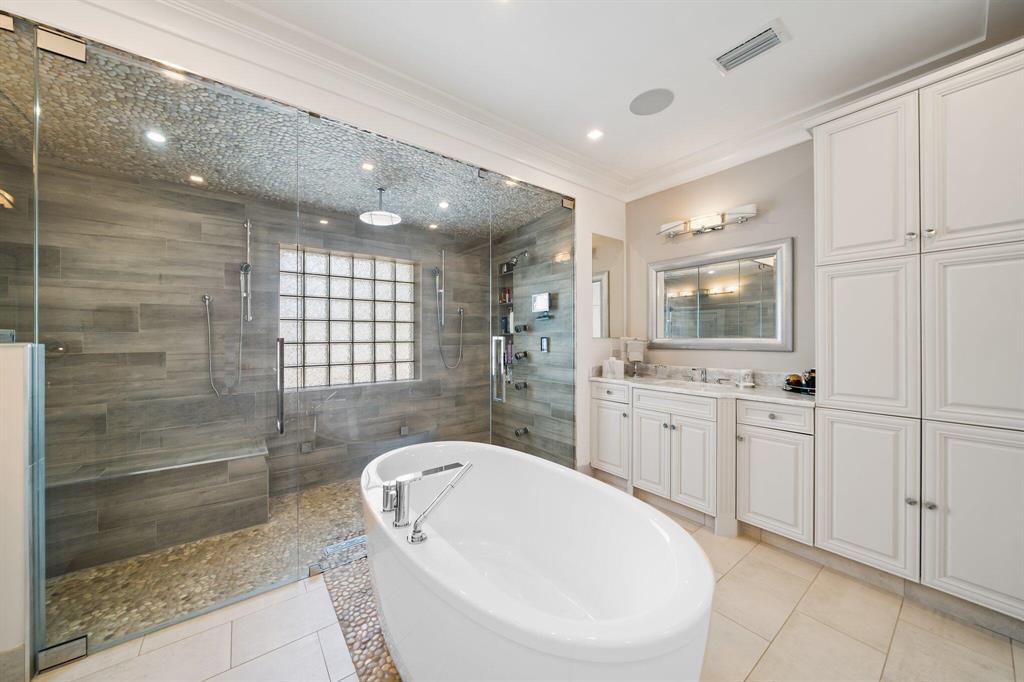 TEQUESTA COUNTRY CLUB - Residential