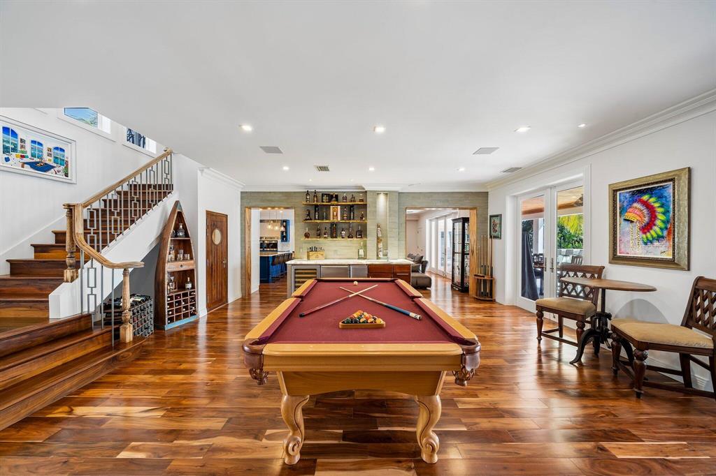 TEQUESTA COUNTRY CLUB - Residential