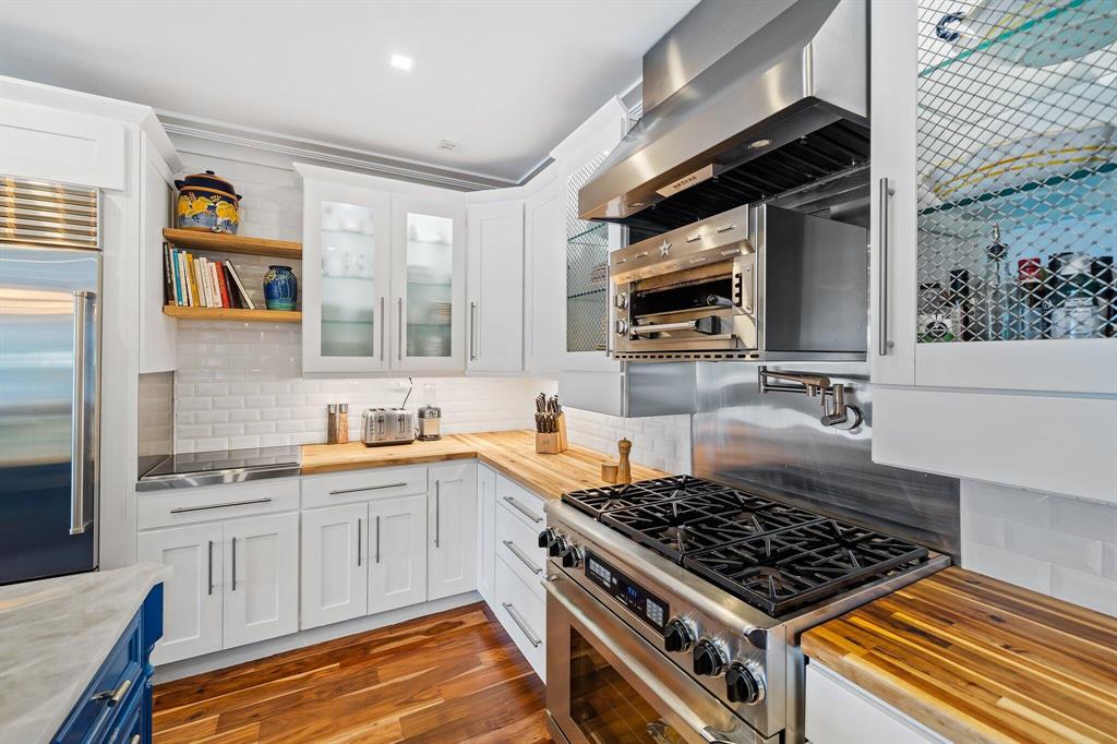 TEQUESTA COUNTRY CLUB - Residential