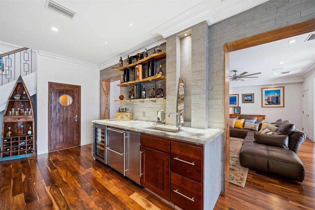 TEQUESTA COUNTRY CLUB - Residential