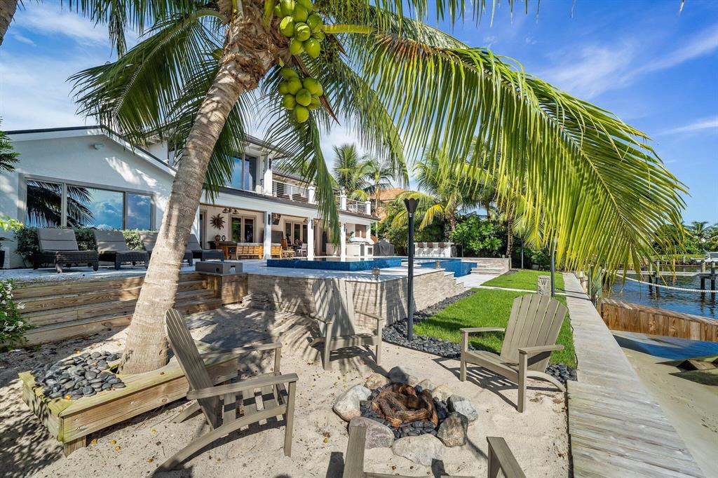 TEQUESTA COUNTRY CLUB - Residential