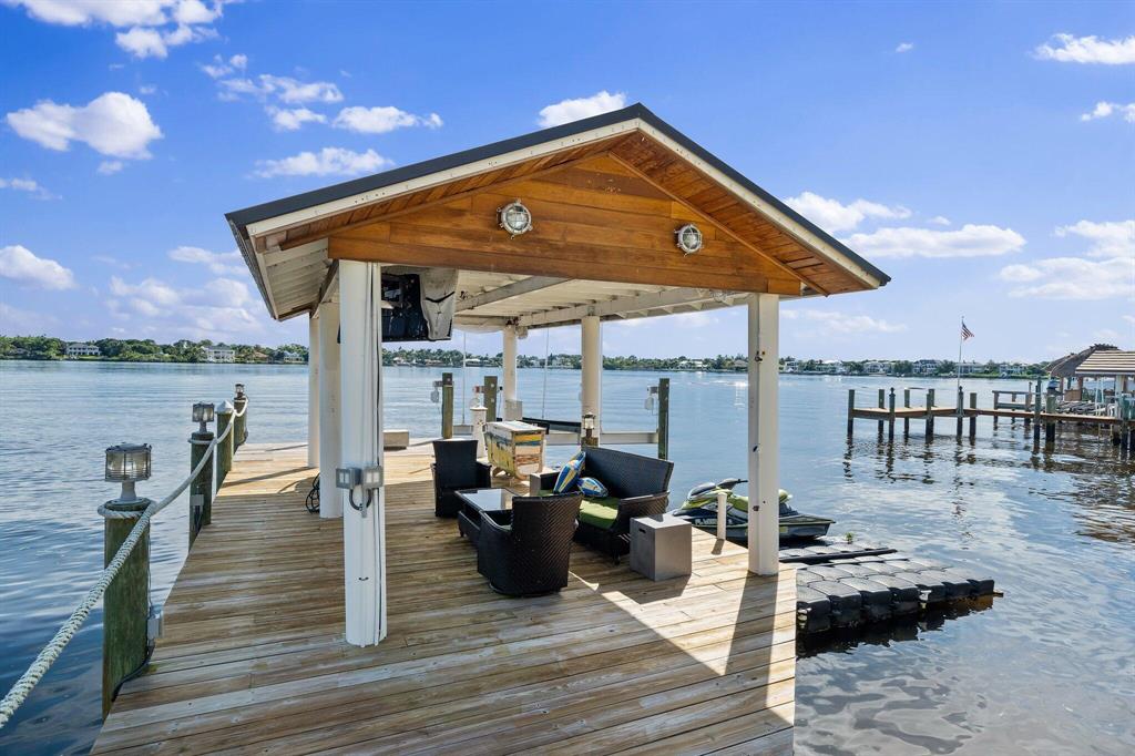 TEQUESTA COUNTRY CLUB - Residential