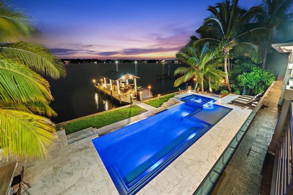 TEQUESTA COUNTRY CLUB - Residential