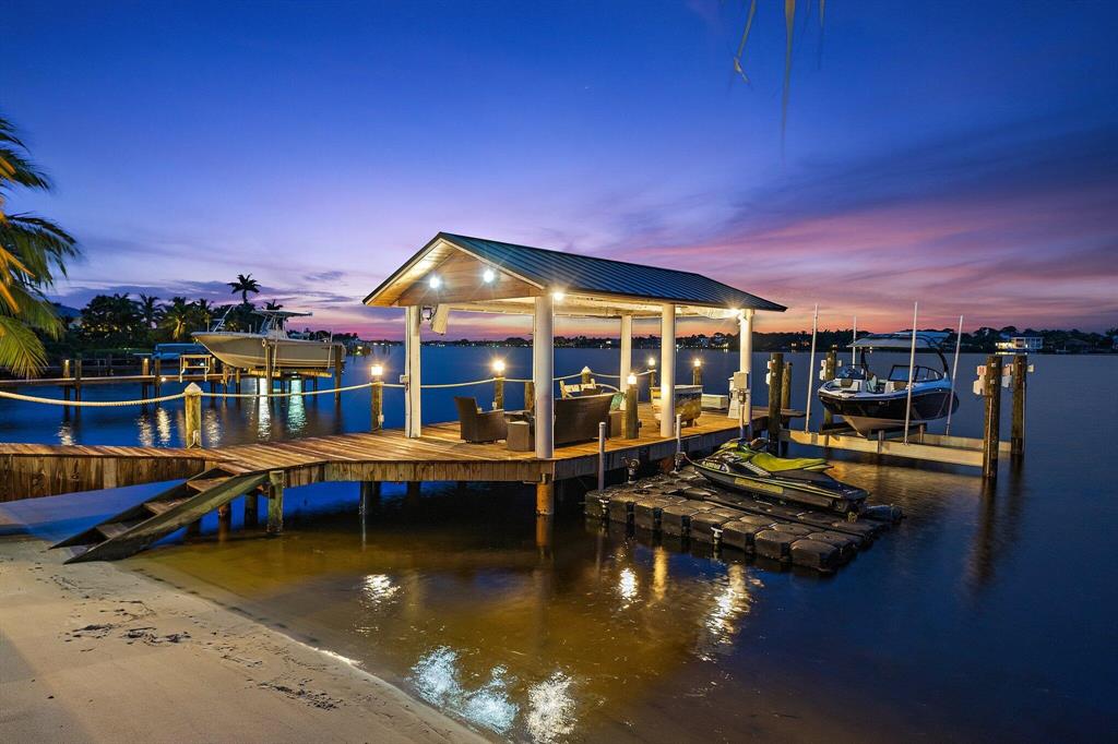 TEQUESTA COUNTRY CLUB - Residential