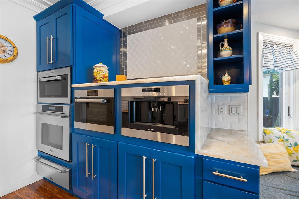 TEQUESTA COUNTRY CLUB - Residential