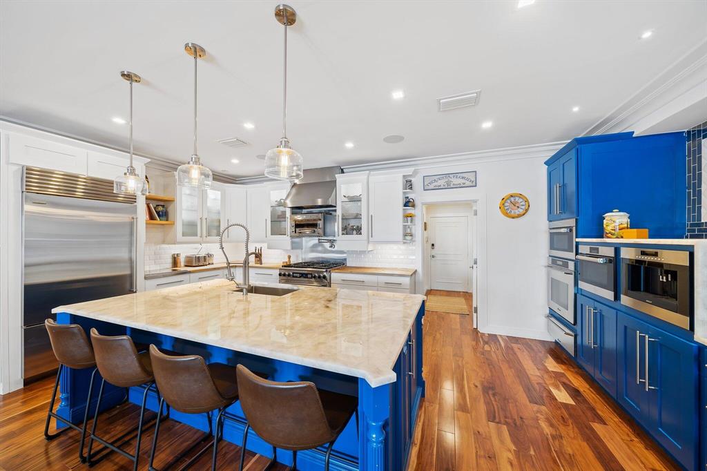 TEQUESTA COUNTRY CLUB - Residential