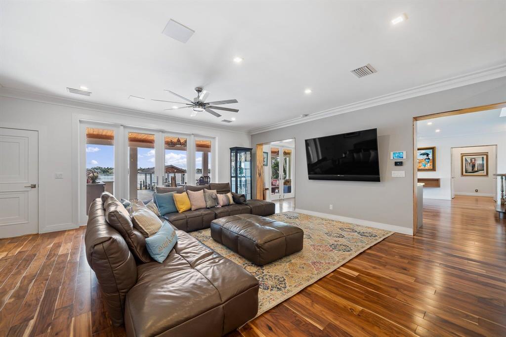 TEQUESTA COUNTRY CLUB - Residential