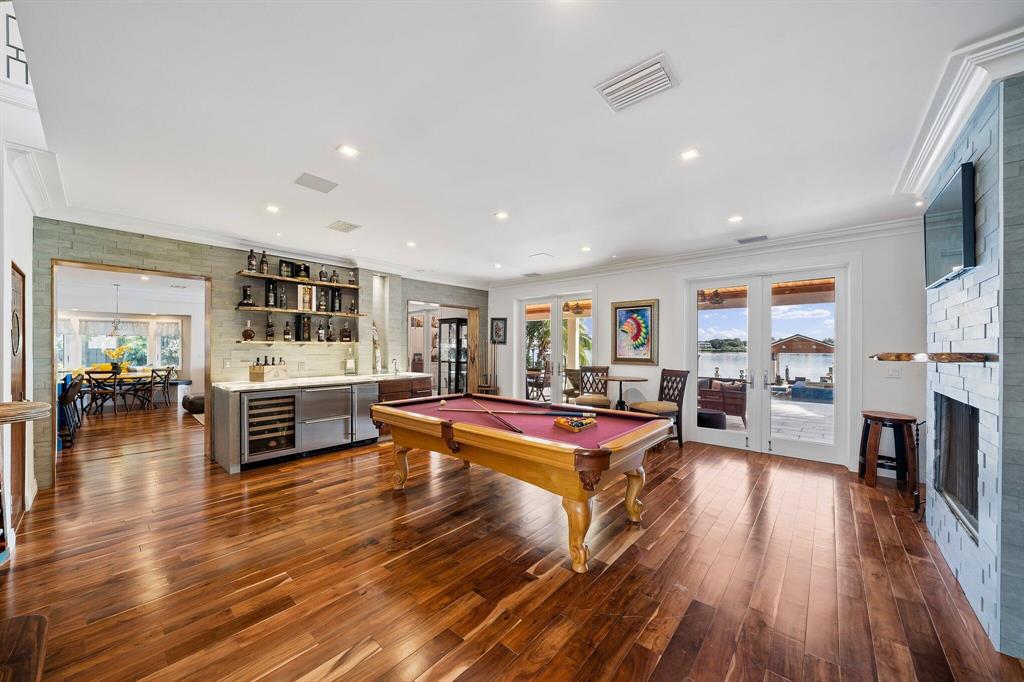 TEQUESTA COUNTRY CLUB - Residential