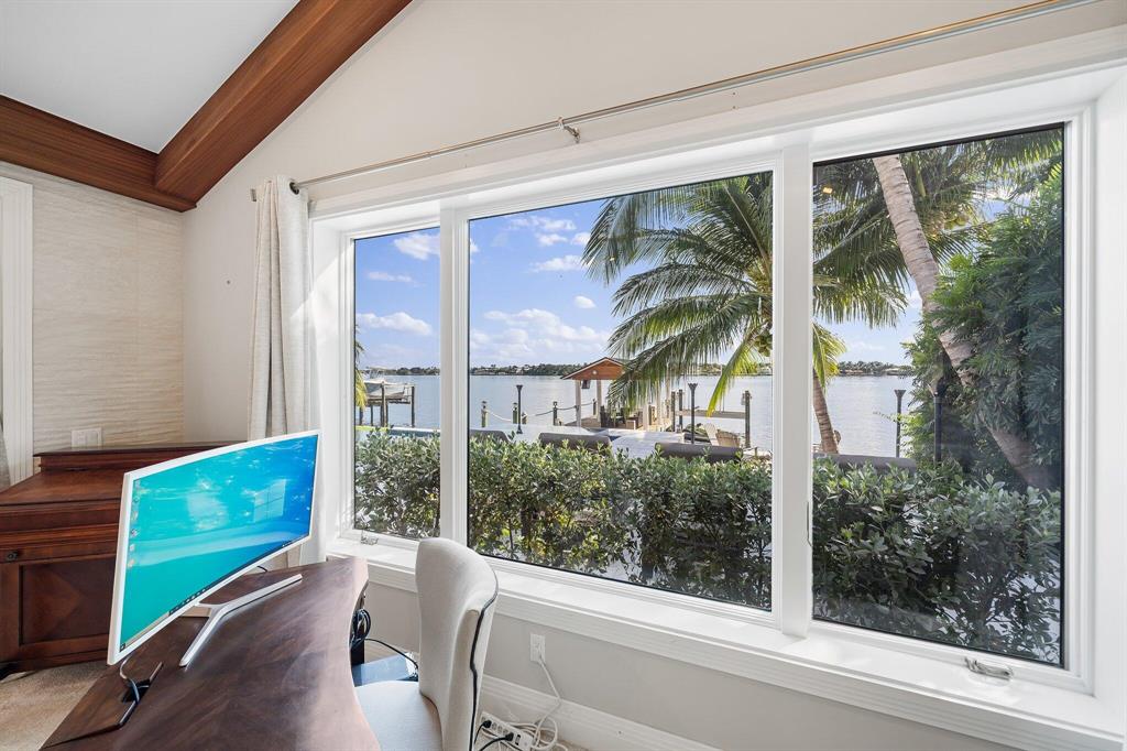 TEQUESTA COUNTRY CLUB - Residential