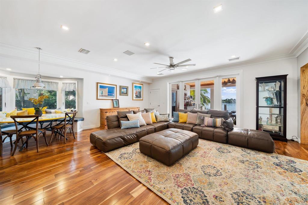 TEQUESTA COUNTRY CLUB - Residential